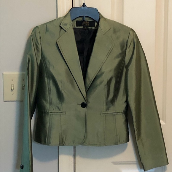 Black skirt with chiffon overlay with green jacket - Picture 2 of 4